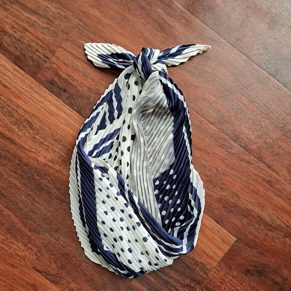 ❤️Retro Navy & White Polka Dot Pleated Scarf - Picture 5 of 11